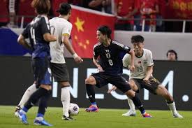 3-1，4-2！穆帅联赛13轮不败，德甲卫冕冠军爆发，拜仁危机四伏.